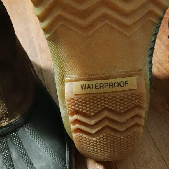 Sorel [Thinsulate] Arapaho Insulated and Waterproof Slip On Boots [mens] - Picture 3 of 6